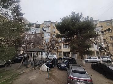 bine savxoz ev: Bakı, Yasamal, 3 otaqlı, Köhnə tikili, m. İnşaatçılar, 80 kv. m — 1