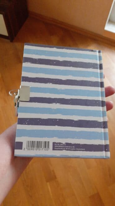 advent calendar qiyməti: Книжка. Секретный дневник на замке.Купили в Австрии.Дёшево продаем — 3