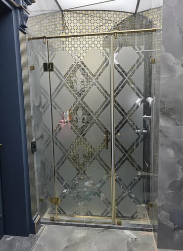 arakəsmə divar: Şüşə duş kabinası – dekorativ qumüstü naxışlı - Material: qalın — 1