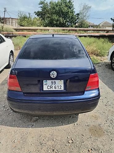 audi a6 2000: Volkswagen Bora: 1.6 l | 2001 il Sedan — 3