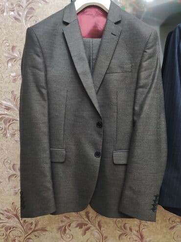 kişi ucun klassik qara kostyum: Kostyumlar — 1