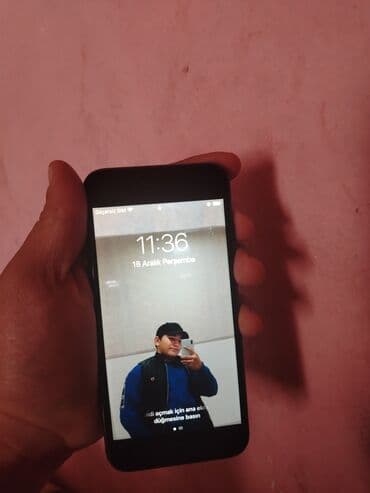 i̇phone x barter: IPhone 7, 32 GB, Qara, Barmaq izi — 2
