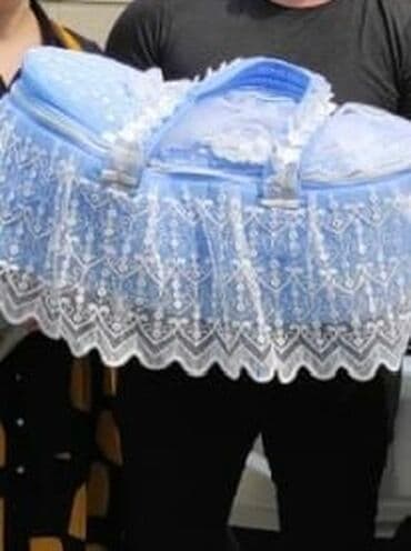 1dəfə istifadə olunub Mavi rəngli, zərif naxışlı tül və krujeva