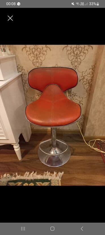 – retro dizayn - Rəng: qırmızı oturacaq və bel hissəsi, qara kənar