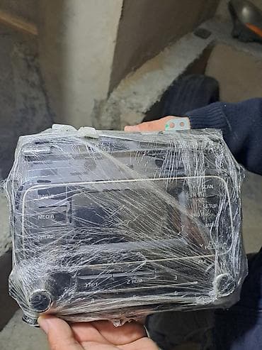 Hyudai Tucson maqnitofon arginal 
80 azn