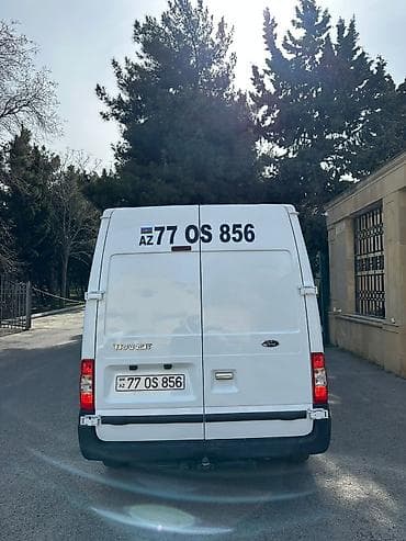 cangan masin: Ford Transit: 2.4 l | 2010 il 202700 km Van body type — 6