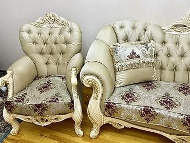 Klassik üslubda 3 nəfərlik divan və 2 ədəd kreslo dəsti. 7 il once