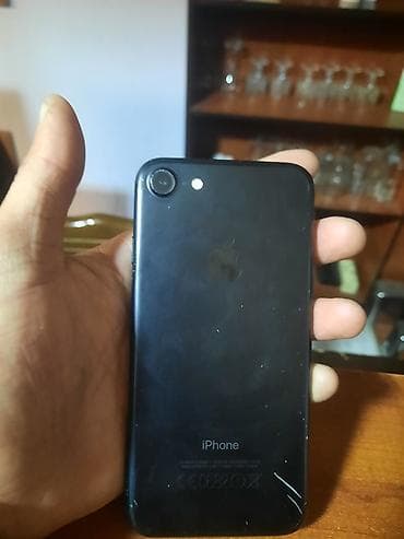ikinci el iphone 14: IPhone 7, Qara, Qırıq — 1