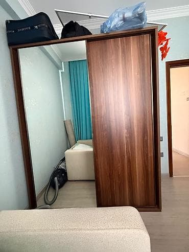 tek dolab: Dolab tecili satılır ölcu 1.70 2.14 sm Qiyməti 300 azn.Ünvan Yeni — 1
