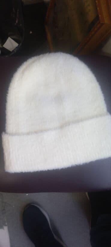 ağ papaq: Məhsul: Ağ toxunma papaq (beanie) BAHALI PAPAGDI TEMIZ YUNANDI Təsvir — 2