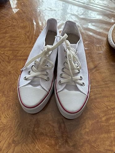 krasovka kişi: Ağ rəngli kanvas krossovkaları — 4