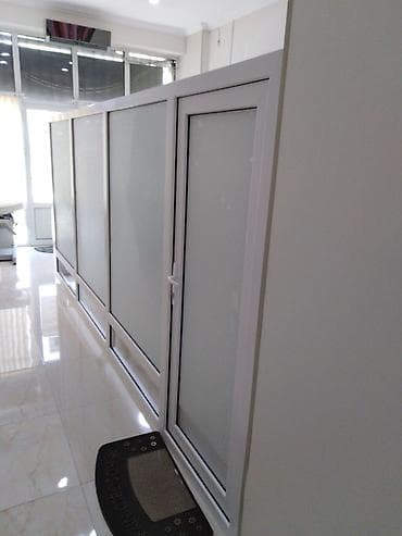 PVC bölmə və qapı sistemi satılır, otaq daxilində kabinet üçün