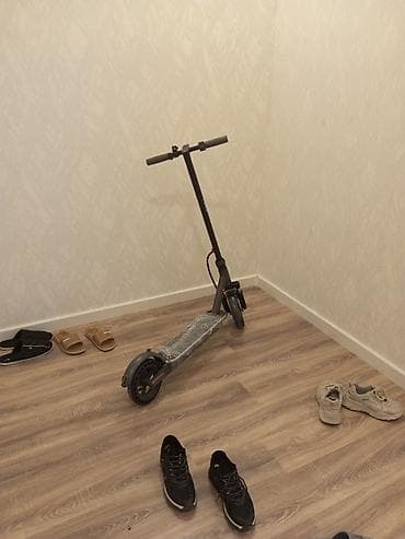 samokat qiymetleri: Yeni Elektrik samokat 9", 351 - 500 Vt, 26 - 35 km/s, Ünvandan götürmə — 3