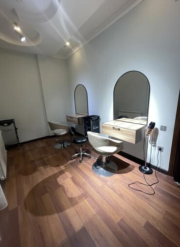 офис аренда: Gözəllik salonunda 1 güzgü arendaya verilir, xanımlar üçün. Otaq yeni — 1
