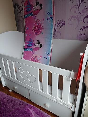 Oğlan və qız üçün, Dördbucaq, Beşik, Dəstsiz, Matras ilə, Yellənmə mexanizmsiz