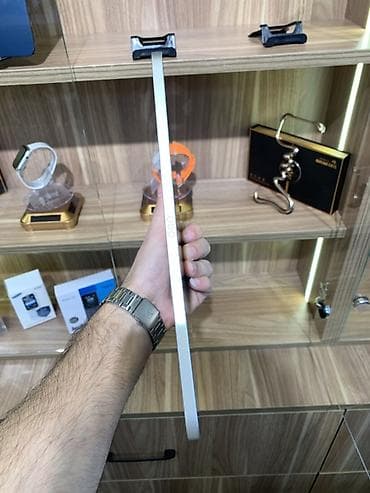 ses aparati: Apple iPad air 11– gümüş rəngli, yastı alüminium korpuslu, nazik və — 4