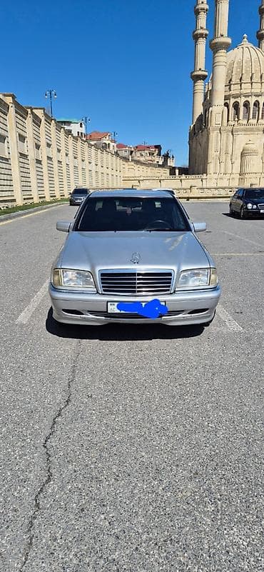 Mercedes-Benz C 230: 2.2 l | 1995 il Sedan — 4