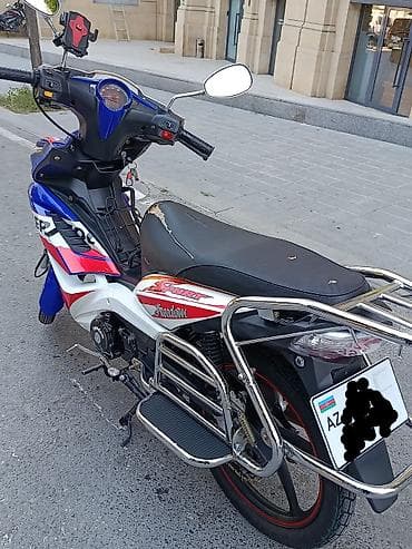 moped: 2024 il, 20000 km — 4