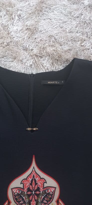 versace kofta: Orginal Versace brendi Don. Turkiyeden baha qiymete alinib. Cemi 2-3 — 9