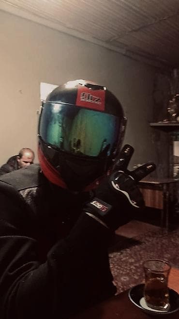 Kask Satlırı. Çənədən Açılan Kaskadır Və Xamilyon Vizorludur Təcili lalafo.az -da Kask Satlırı. Çənədən Açılan Kaskadır Və Xamilyon Vizorludur Təcili