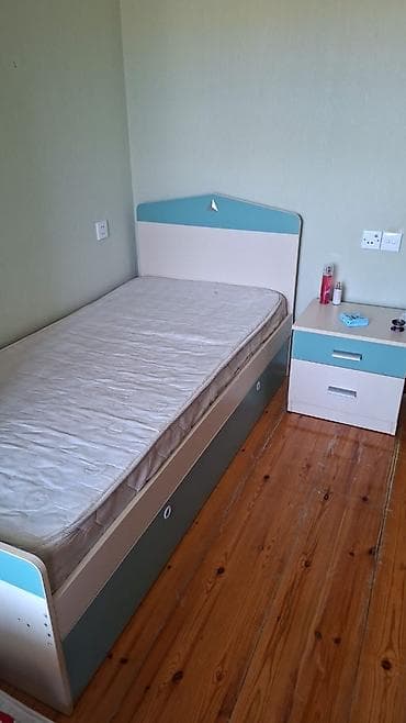 divan 60: SvncÇarpayı,tumba ilə birlikdə satılır 130 azn.Siyirməlidir və matras — 1