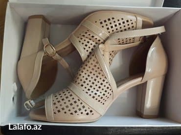 Ölçü: 39.5, rəng - Ağ, Yeni