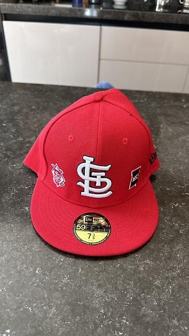 кепка: New Era 59FIFTY seriyasına aid St. Louis Cardinals beysbol kepkası — 1