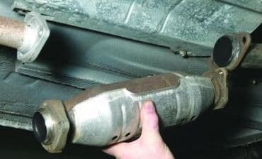 yanacaq doldurma menteqesinde is: Yüksek qiymətə katalizator alışı. yerində ödəniş edilib götürülür — 6