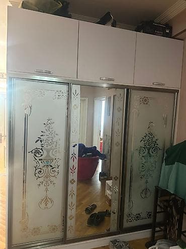 İşlənmiş, 3 qapılı, Güzgülü, Rəngli, Kupe, Düz dolab — 1