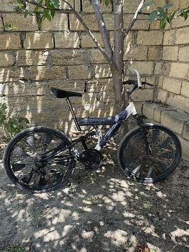 Velosiped – şəhər və yüngül off-road üçün - Rəng: qara/ağ - Çərçivə