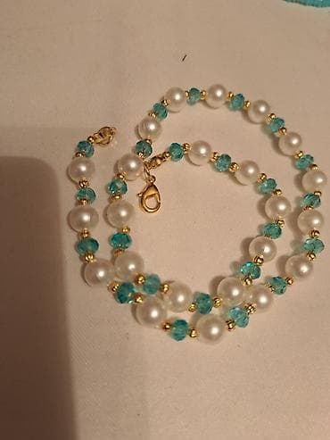 Məhsul: Boncuklu boyunbağı Təsvir: - Zərif dizaynlı boyunbağı: süni