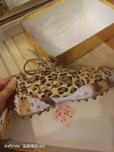 adidas qaçış üçün qadın krossovkaları: Ölçü: 37, rəng - Bej, İşlənmiş — 2