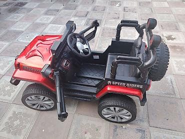 jeep: Uşaq üçün elektrikli off-road tipli maşın (jeep stili) uşaq həm özü — 2