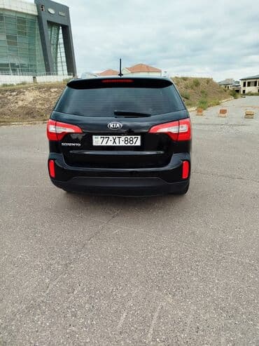 hediye qutusu: Kia Sorento: 2 l | 2014 il Ofrouder/SUV — 2
