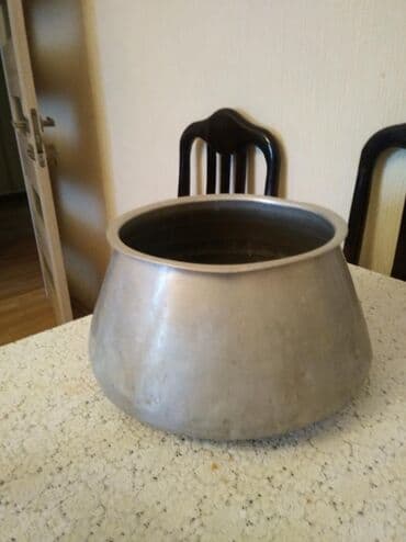 qedmi qazanlar: İşlənmiş, Aş qazanı — 3