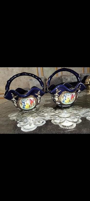 konyak dəsti: Klassik dekorativ süfrə dəsti və porselen aksesuarlar 1) Şüşə qraf və — 3