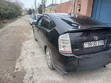 daewoo gentra 2019: Toyota Prius (2-ci nəsil) hibrid hetçbek - Kuzov: 5 qapılı hetçbek — 3