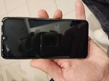 Telefon satilir arxa susesi arxa kamerasi deyisilmelidi 70-80 manat