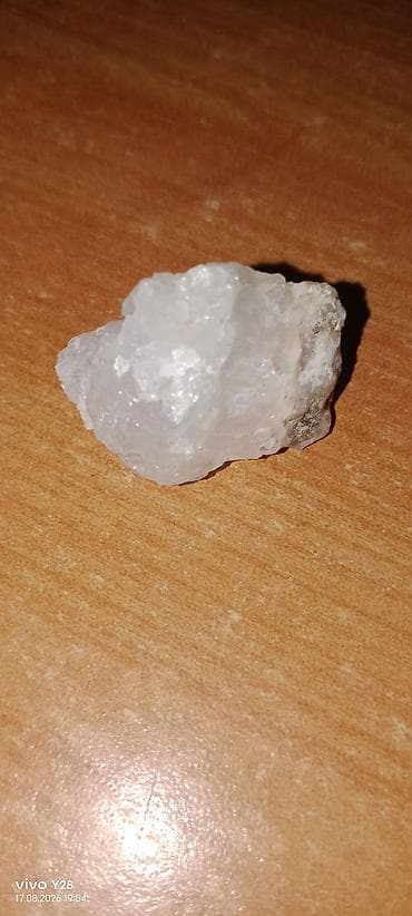 Ağ kristal xammal daş - Material: təbii, şəffaf-ağ rəngli kristal — 3