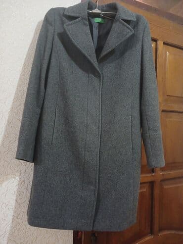 Alınıb geyinmlməyib təzədi 38 razmerdi lalafo.az -da Alınıb geyinmlməyib təzədi 38 razmerdi