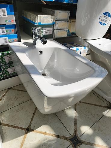 keramik: Keramik bidet – klassik ağ rəngdə, döşəməyə quraşdırma üçün — 1