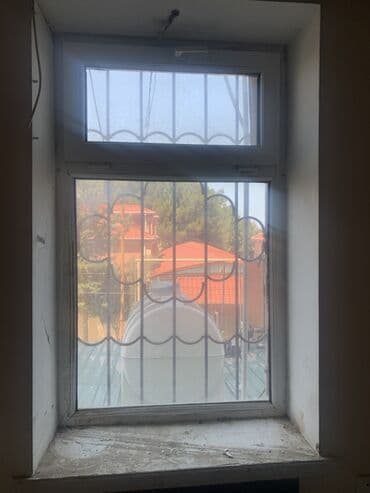 dəmir alan: Ağ rəngli PVC pəncərə, müxtəlif ölçülərdə və konfiqurasiyalarda — 3
