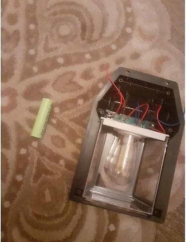 dekor işıq: Batareyalari yaxwi sahlamir 2 eded 2 manat — 1