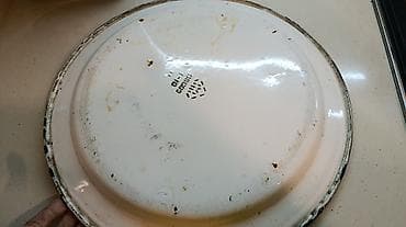 qab yigmaq ucun: Emal örtüklü metal boşqab (böyük ölçü). Podnis qədimi,emallı,2 — 6