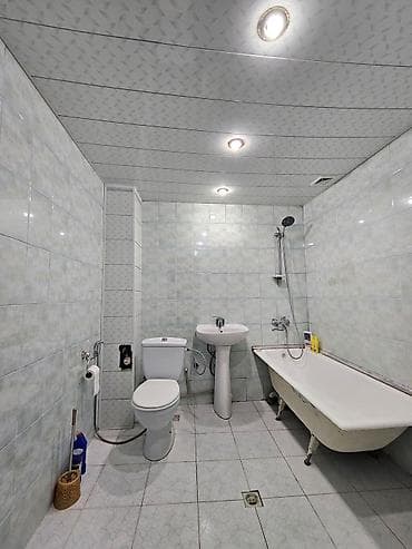 otag: 8-ci kilometr, 4 otaqlı, Yeni tikili, m. Xalqlar Dostluğu, 131 kv. m — 10