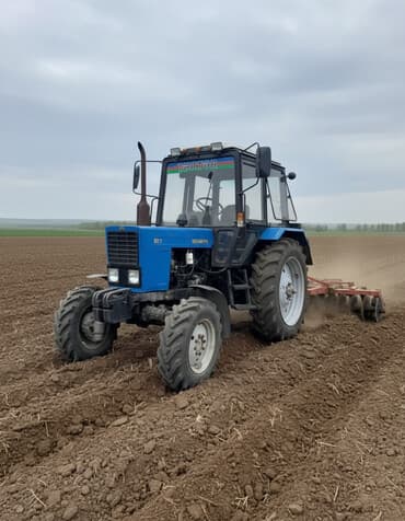 avtomat sürət qutusu: Belarus 82.1 traktor - Rəng: mavi - 4x4 (ön dartı) konstruksiyası - — 2