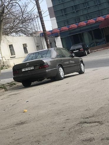 06 sekileri: Mercedes-Benz E-Class W124 sedan - Kuzov: sedan, tünd boz rəng, xrom — 3