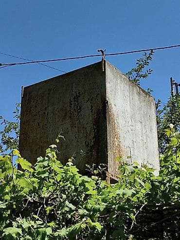 demir su ceni satilir: Metalkonstruksiya su çəni – kvadrat formalı, qalın divarlı, üst — 1
