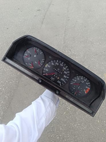 vaz 21006: Mercedes E190(w201) üçün orijinal analoq cihazlar paneli (şit) - — 1
