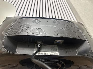 Kompüter və noutbuk aksesuarları: Samsung SyncMaster 933 monitor - Ekran diaqonalı: təxminən 18.5" - — 3